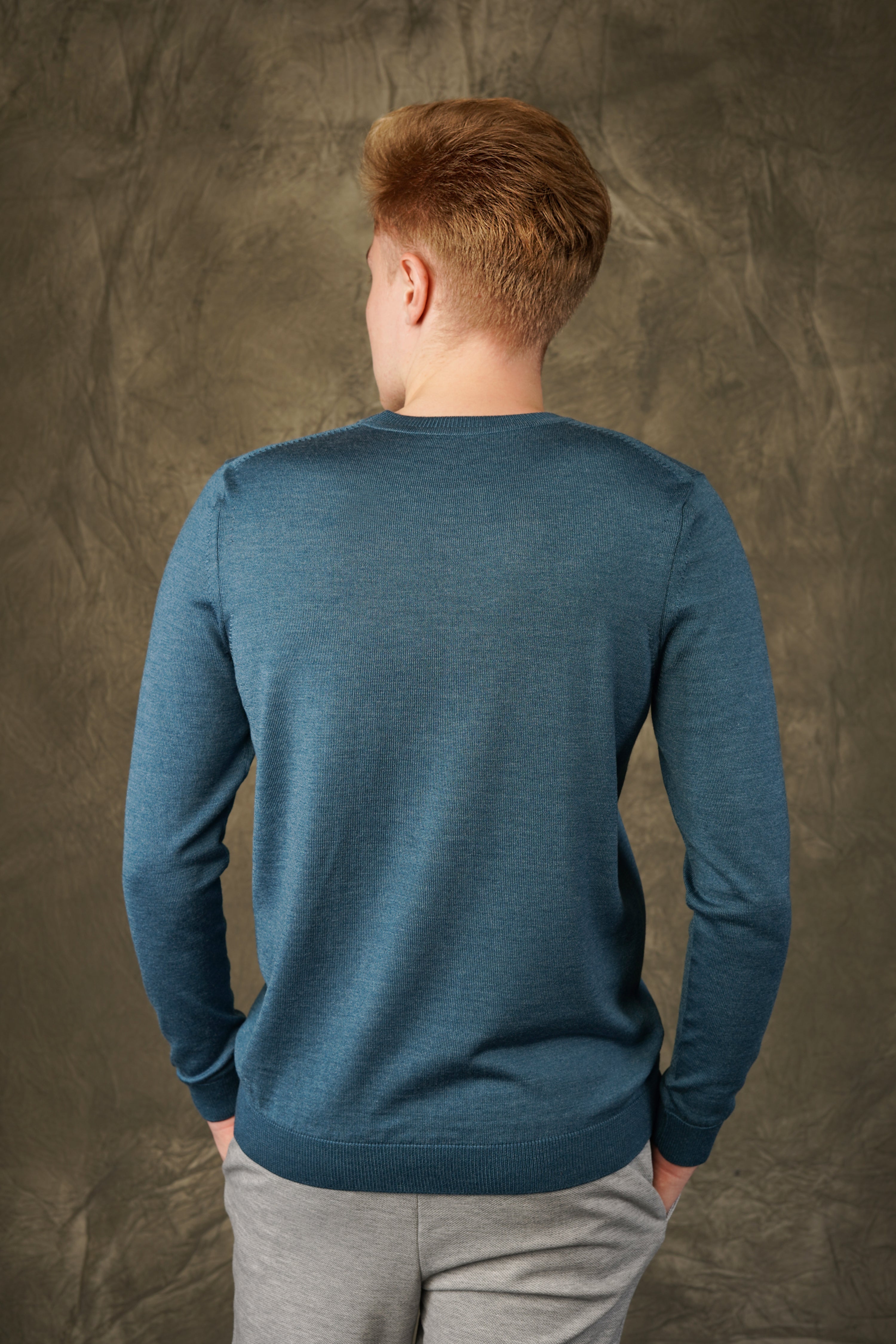 Cashmere round neck sweater