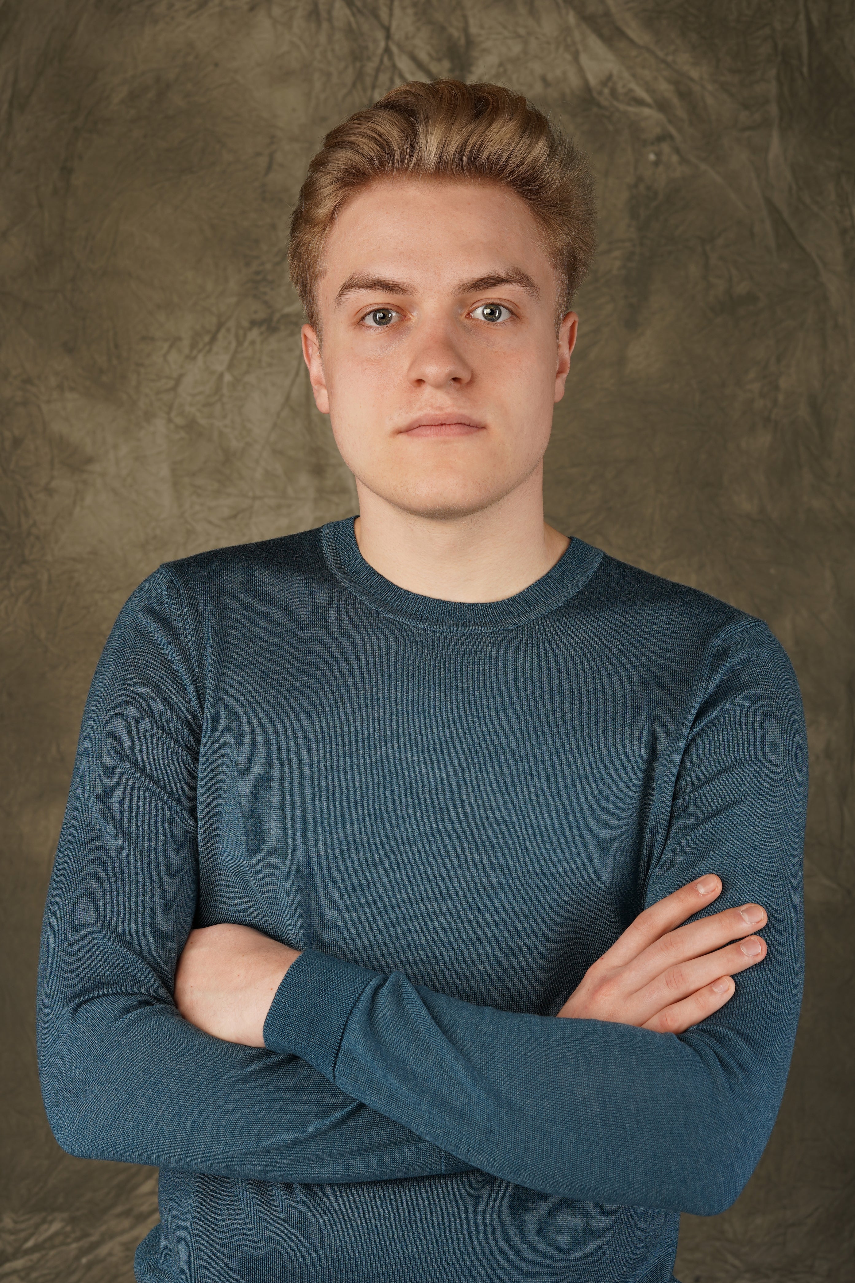 Cashmere round neck sweater