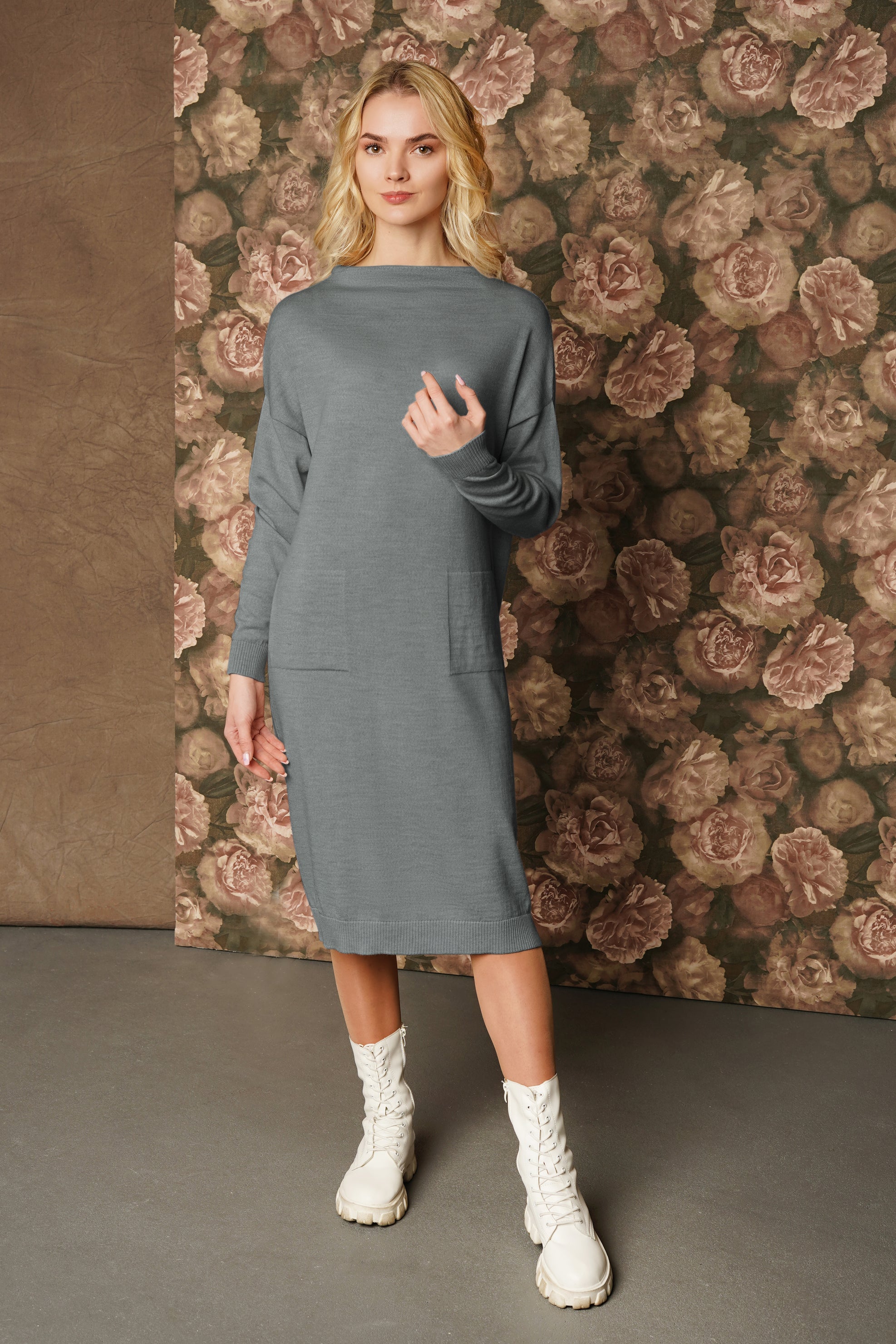 Merino wool dress with pockets