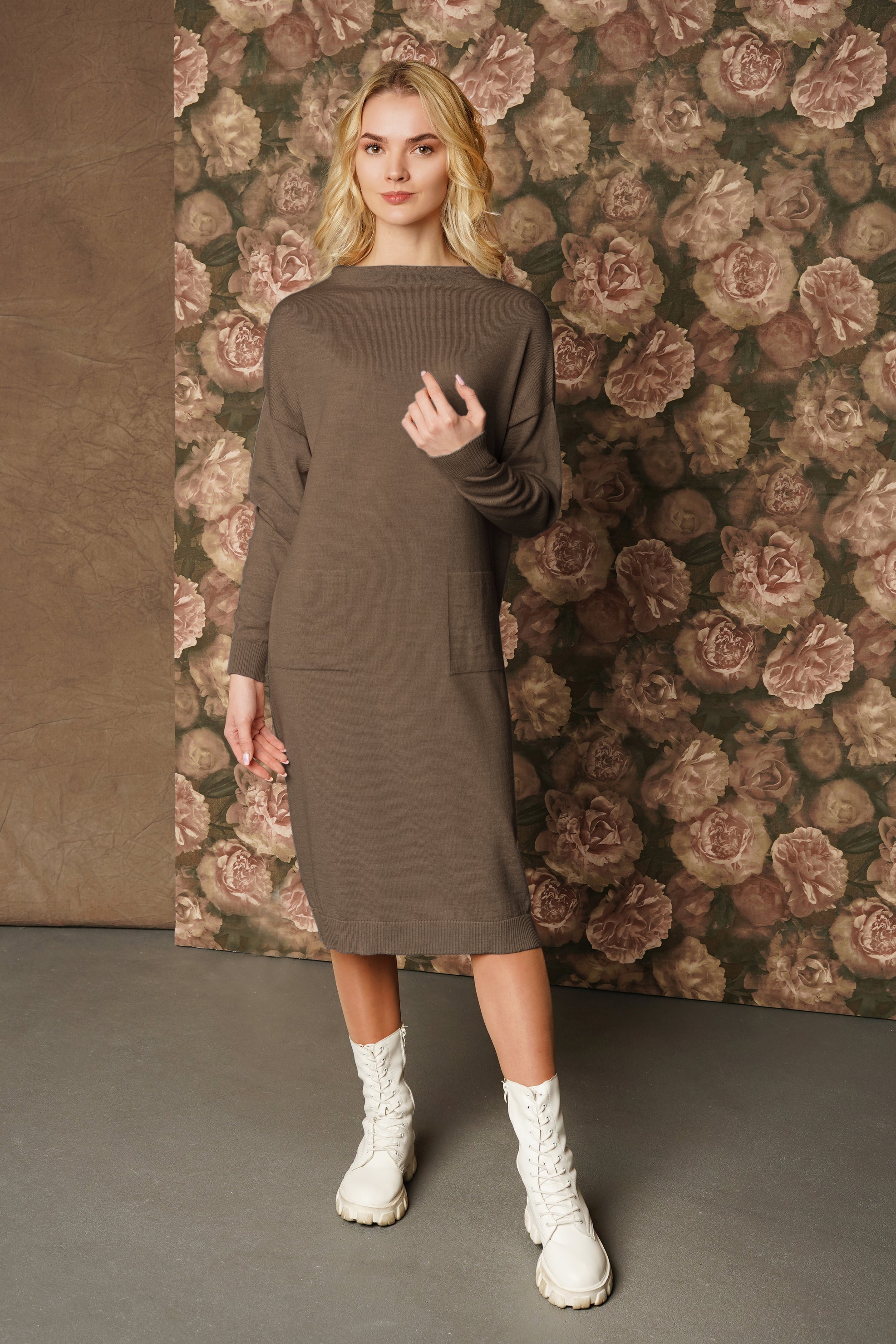 Merino wool dress with pockets