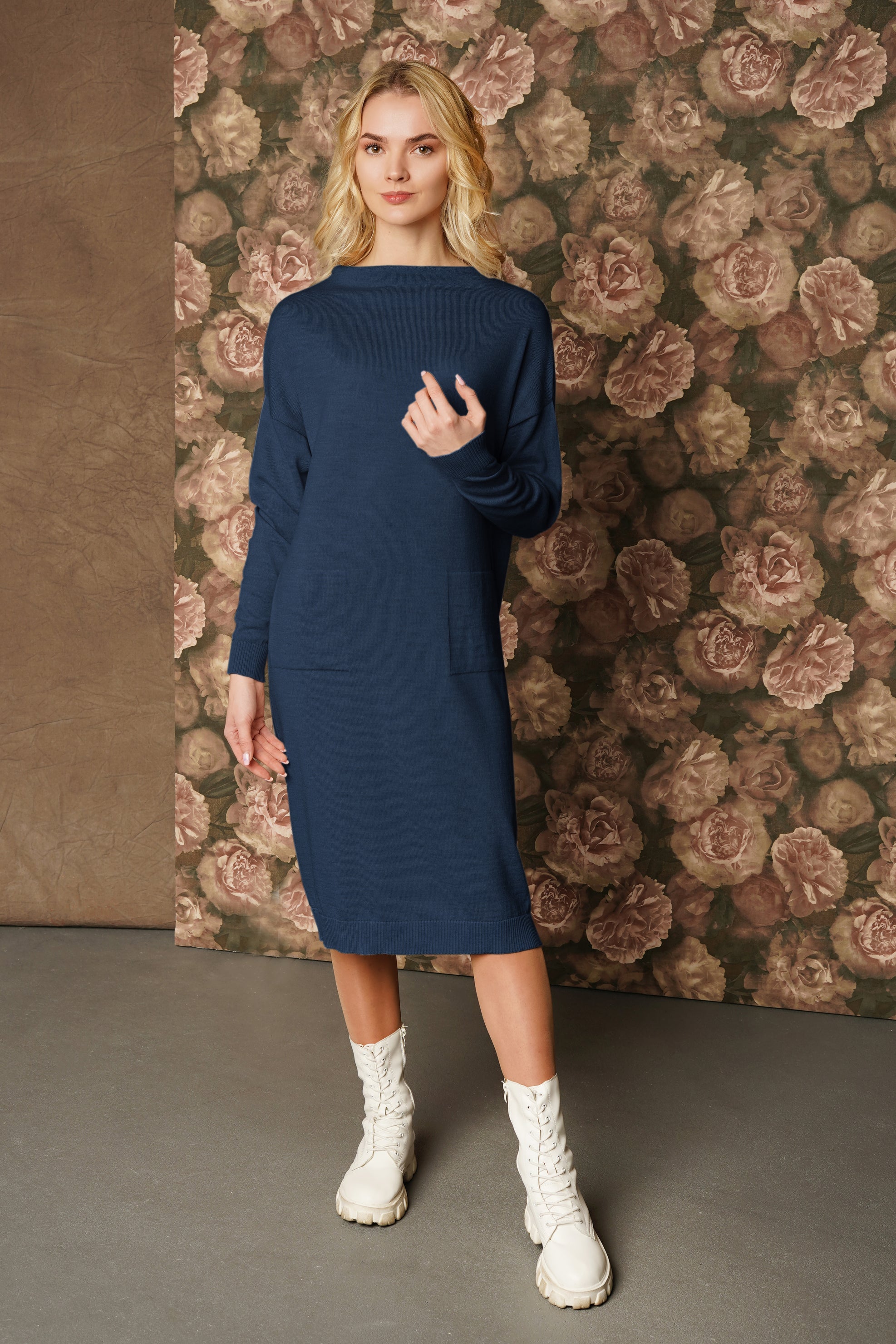 Merino wool dress with pockets