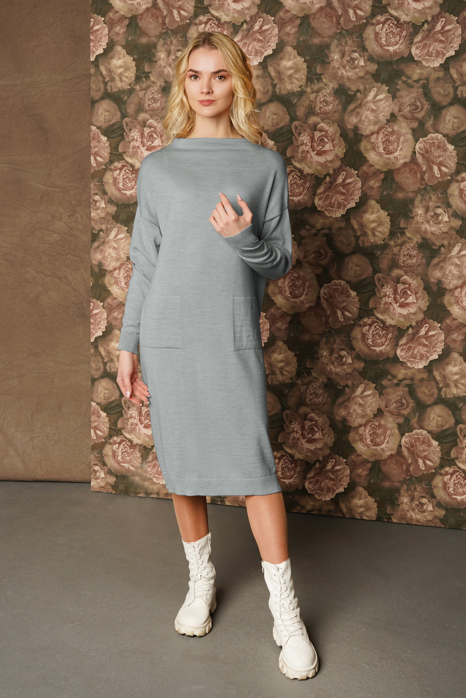 Merino wool dress with pockets