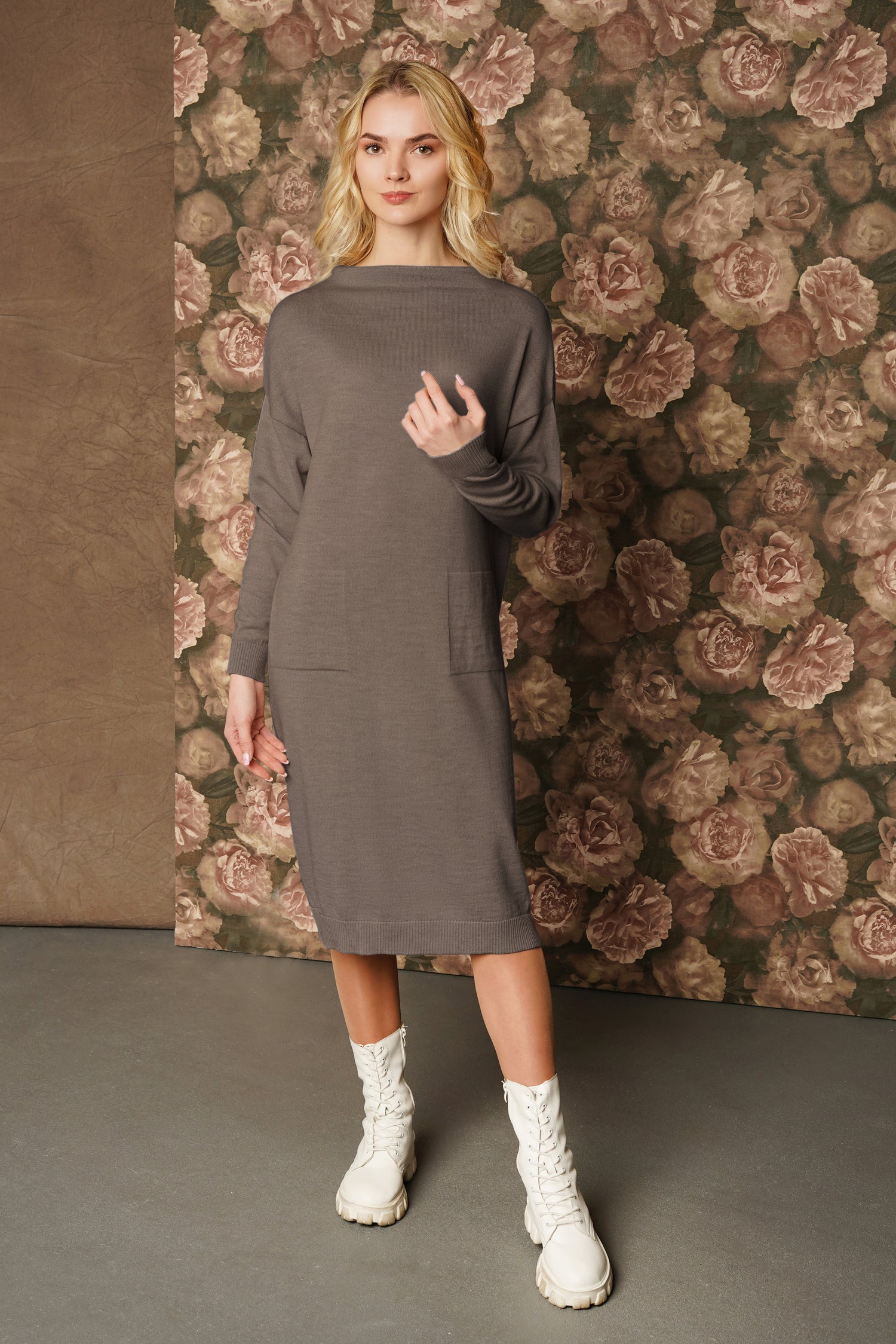 Merino wool dress with pockets