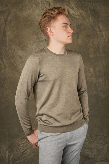 Cashmere round neck sweater